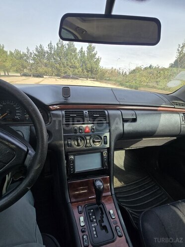 Mercedes E 240 1999, 365,000 km - 2.4 l - Bakı
