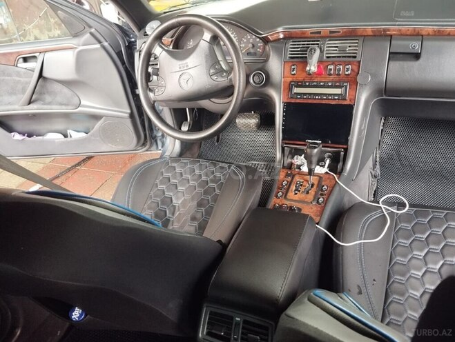 Mercedes E 240 2000, 420,000 km - 2.4 l - Yevlax