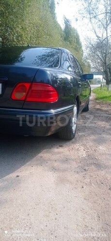Mercedes E 280 1996, 465,668 km - 2.8 l - Sabirabad