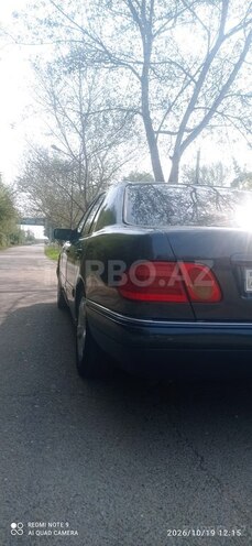 Mercedes E 280 1996, 465,668 km - 2.8 l - Sabirabad