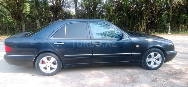 Mercedes E 280 1996, 465,668 km - 2.8 l - Sabirabad