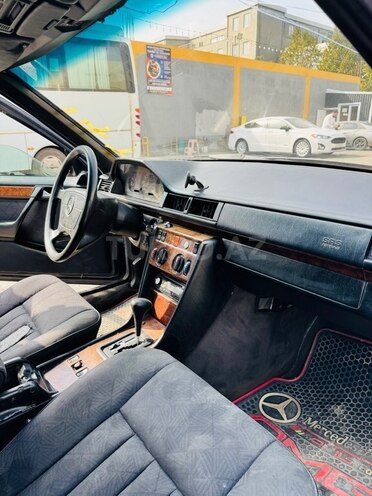Mercedes E 220 1994, 348,752 km - 2.2 l - Bakı