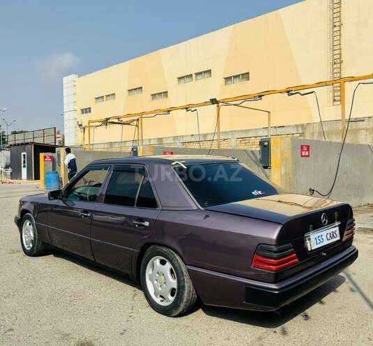 Mercedes E 220 1994, 348,752 km - 2.2 l - Bakı