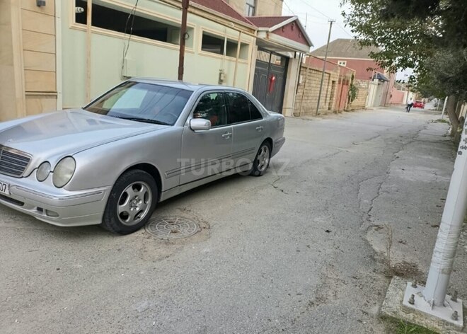 Mercedes E 220 2001, 450,000 km - 2.2 l - Bakı