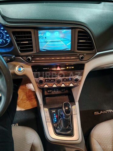 Hyundai Elantra 2019, 118,000 km - 2.0 l - Bakı