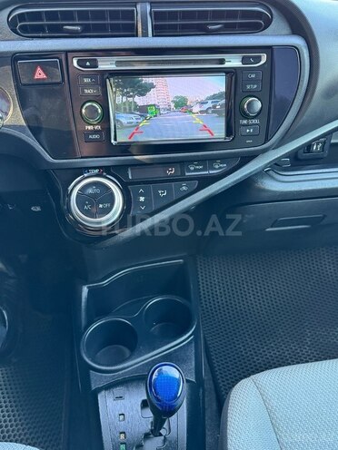 Toyota Prius C 2017, 280,000 km - 1.5 л - Bakı