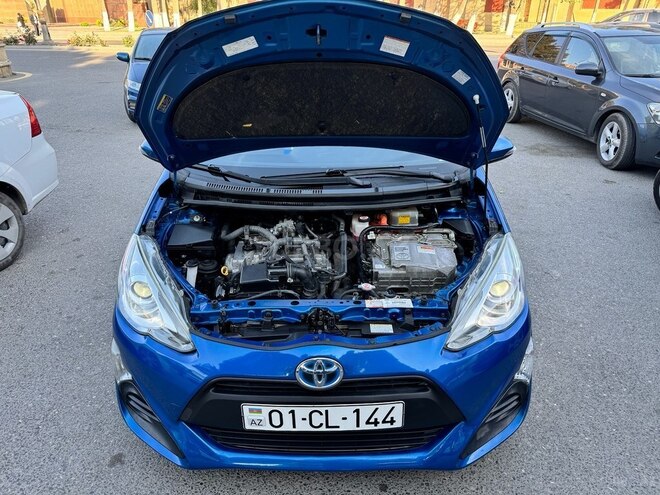 Toyota Prius C 2017, 280,000 km - 1.5 л - Bakı