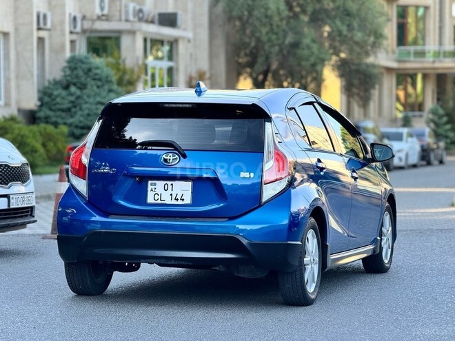 Toyota Prius C 2017, 280,000 km - 1.5 л - Bakı