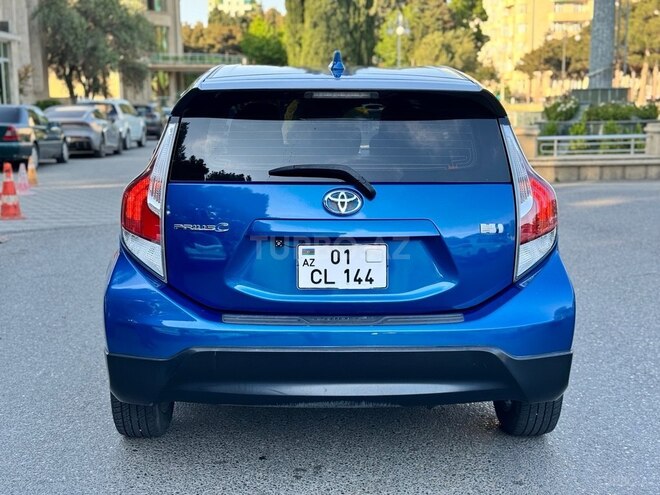 Toyota Prius C 2017, 280,000 km - 1.5 л - Bakı