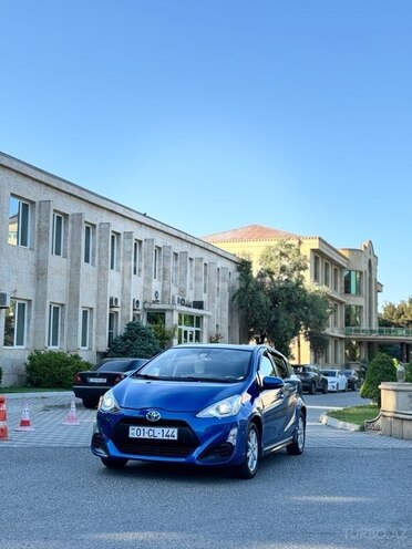 Toyota Prius C 2017, 280,000 km - 1.5 л - Bakı