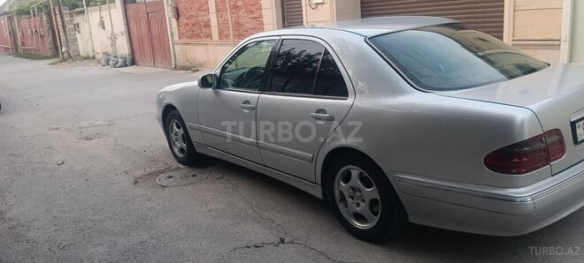Mercedes E 220 2001, 450,000 km - 2.2 l - Bakı