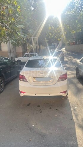 Hyundai Accent 2015, 190,000 km - 1.4 л - Bakı