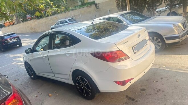 Hyundai Accent 2015, 190,000 km - 1.4 л - Bakı