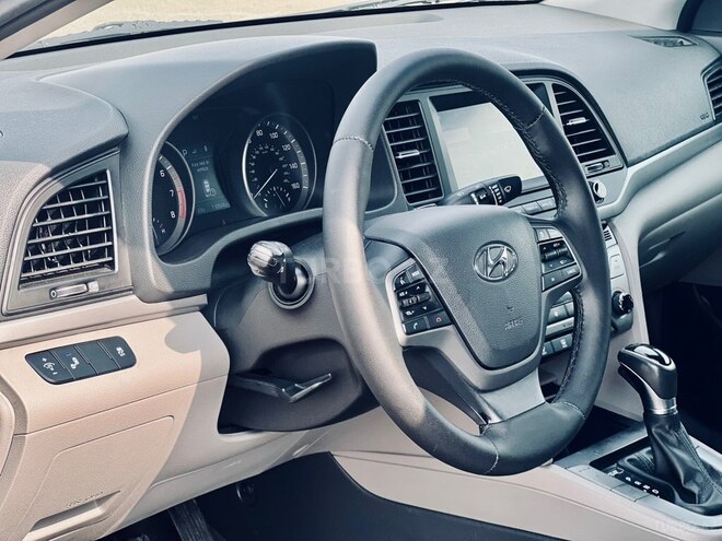 Hyundai Elantra 2017, 110,000 km - 2.0 l - Bakı