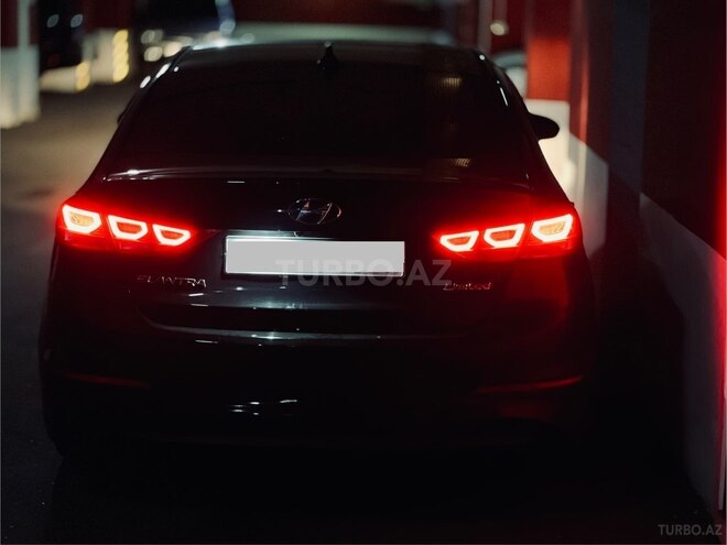 Hyundai Elantra 2017, 110,000 km - 2.0 l - Bakı