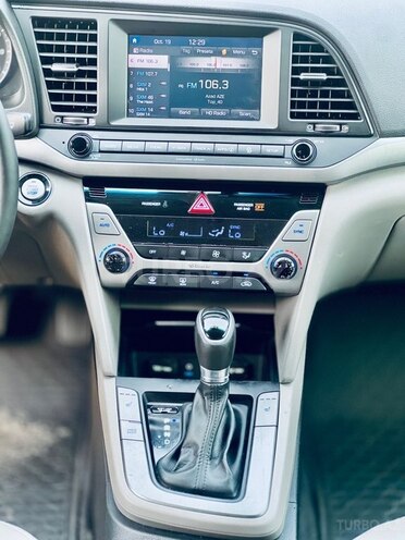 Hyundai Elantra 2017, 110,000 km - 2.0 l - Bakı
