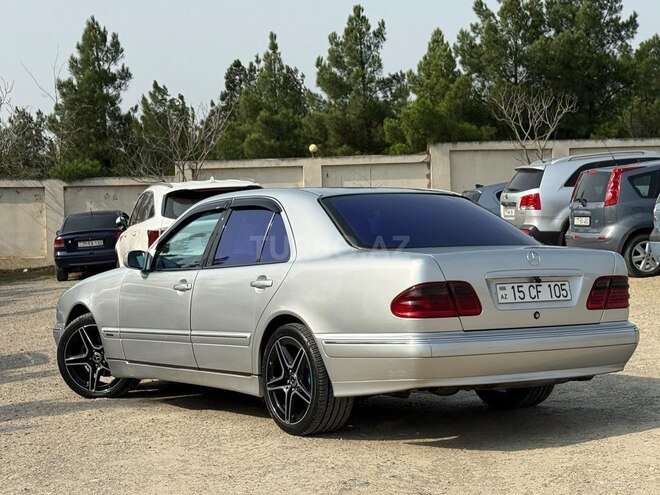 Mercedes E 220 2000, 480,000 km - 2.2 л - Sumqayıt