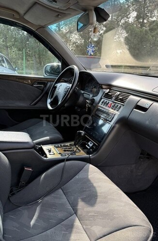 Mercedes E 220 2000, 480,000 km - 2.2 л - Sumqayıt