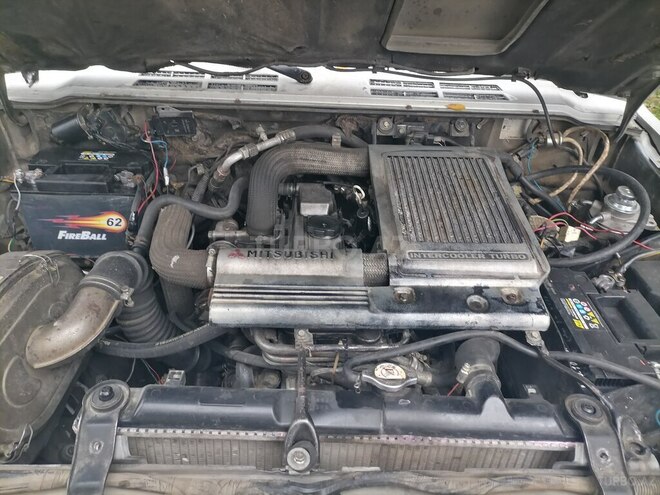 Mitsubishi Pajero 1993, 345,000 km - 2.8 l - Bakı