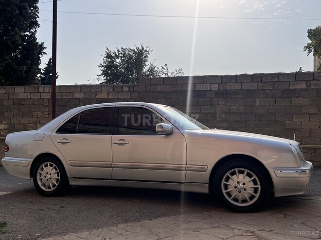 Mercedes E 220 2001, 341,000 km - 2.2 l - Bakı