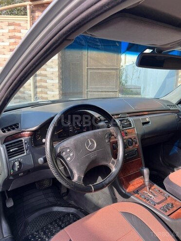 Mercedes E 220 2001, 341,000 km - 2.2 l - Bakı