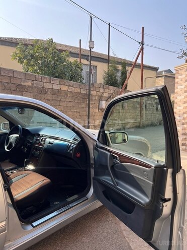 Mercedes E 220 2001, 341,000 km - 2.2 l - Bakı