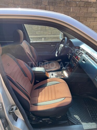 Mercedes E 220 2001, 341,000 km - 2.2 l - Bakı