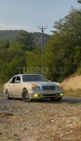 Mercedes E 280 1998, 388,000 km - 2.8 l - Bərdə
