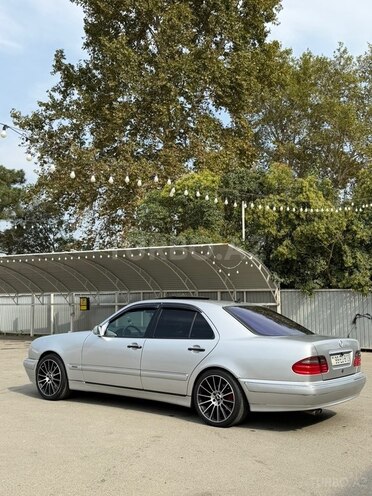 Mercedes E 280 1998, 388,000 km - 2.8 l - Bərdə