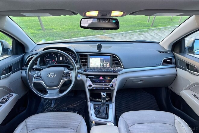 Hyundai Elantra 2018, 113,000 km - 2.0 l - Bakı
