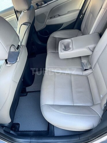 Hyundai Elantra 2018, 113,000 km - 2.0 l - Bakı