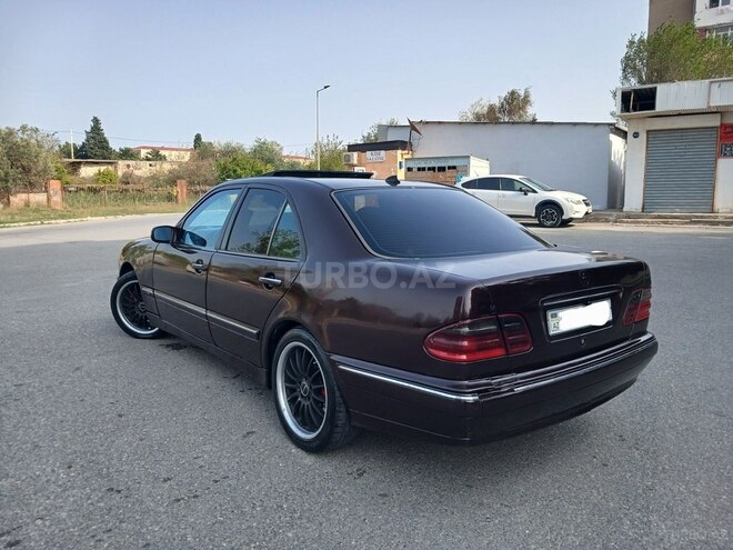 Mercedes E 270 2000, 389,401 km - 2.7 л - Sumqayıt