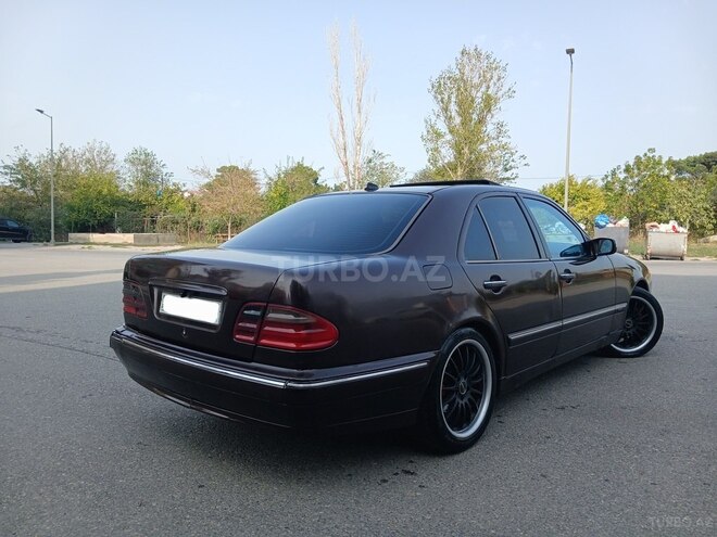 Mercedes E 270 2000, 389,401 km - 2.7 л - Sumqayıt
