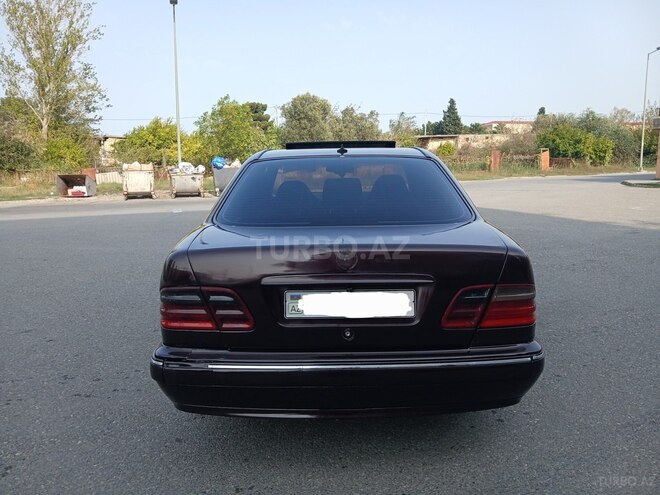 Mercedes E 270 2000, 389,401 km - 2.7 л - Sumqayıt