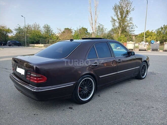 Mercedes E 270 2000, 389,401 km - 2.7 л - Sumqayıt