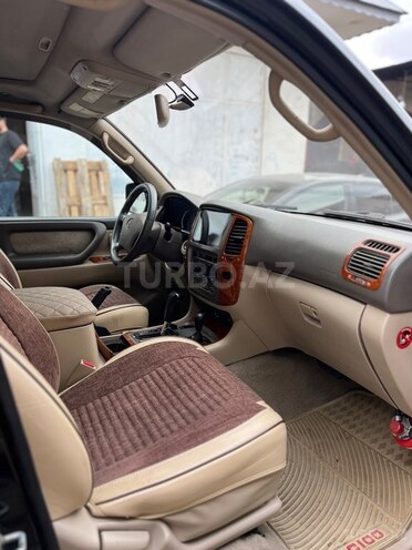 Toyota Land Cruiser 2005, 352,333 km - 4.5 l - Quba