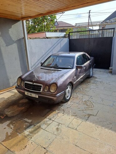 Mercedes E 230 1996, 560,000 km - 2.3 l - Bakı