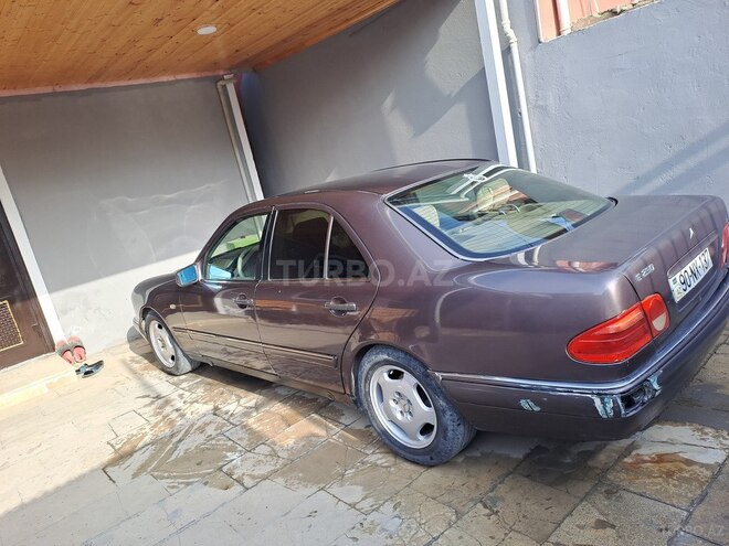 Mercedes E 230 1996, 560,000 km - 2.3 l - Bakı