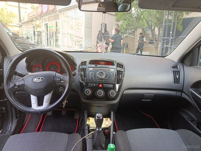 Kia  2010, 355,000 km - 1.6 л - Bakı