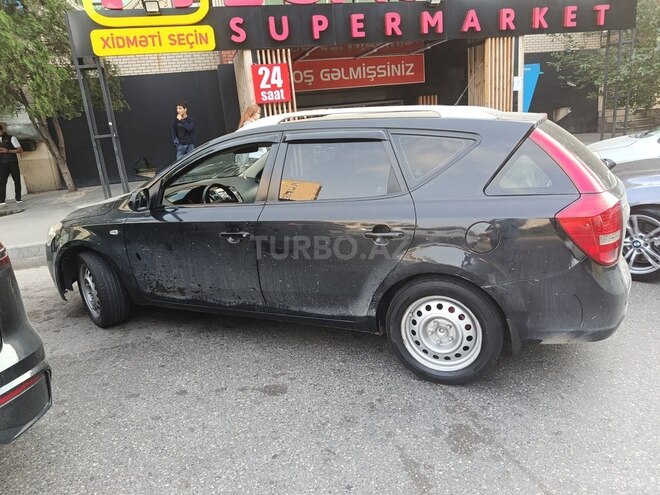 Kia  2010, 355,000 km - 1.6 л - Bakı