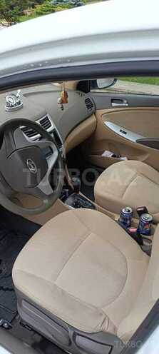 Hyundai Accent 2012, 273,588 km - 1.6 l - Qusar