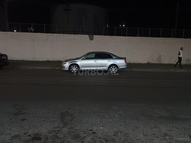 Volkswagen Jetta 2005, 495,000 km - 1.6 l - Bakı