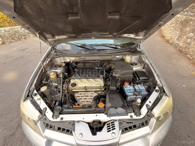 Mitsubishi Outlander 2005, 265,000 km - 2.4 л - Şəki