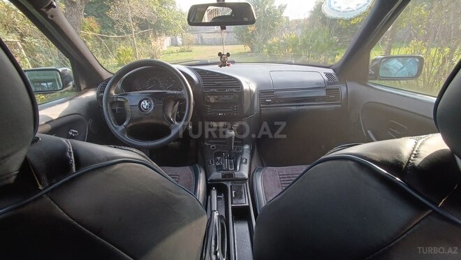 BMW 320 1996, 450,000 km - 2.0 l - Qax