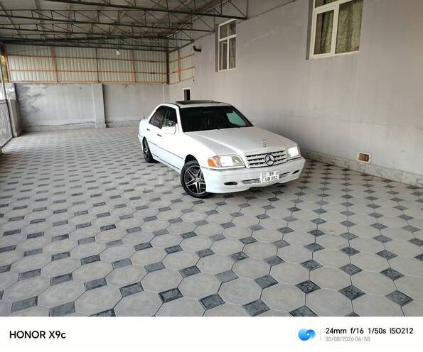 Mercedes C 230 1997, 156,675 km - 2.3 l - Sabirabad