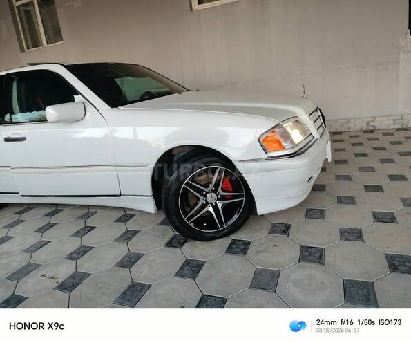 Mercedes C 230 1997, 156,675 km - 2.3 l - Sabirabad