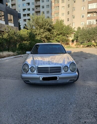 Mercedes E 220 1999, 314,260 km - 2.2 l - Bakı