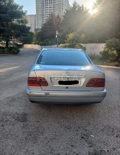 Mercedes E 220 1999, 314,260 km - 2.2 l - Bakı