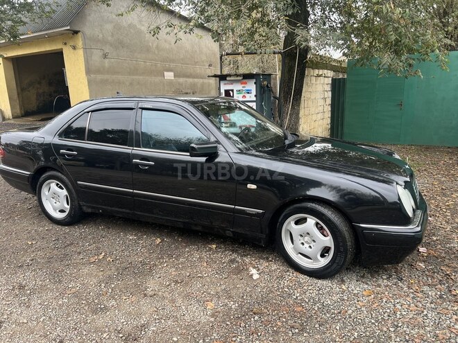 Mercedes E 240 1999, 410,000 km - 2.4 l - Masallı