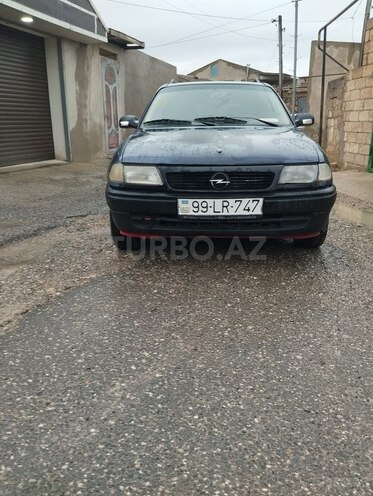 Opel Astra 1996, 180,000 km - 2.0 l - Bakı